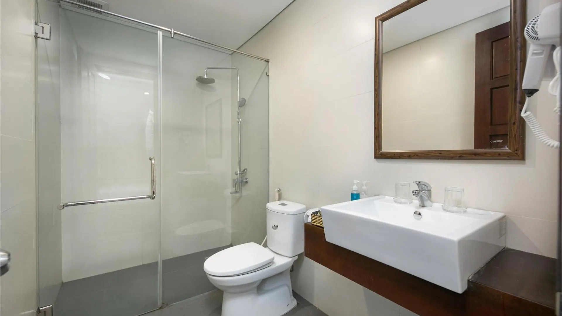 L'Emore Hotel Da Nang 4*,  Vietnam